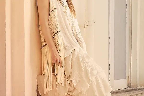 Showing Elegance: The Evolution of the Bandeau Dress Design