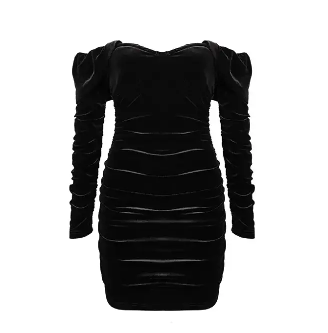 Long-sleeved off-the-shoulder dress：fashionable and versatile